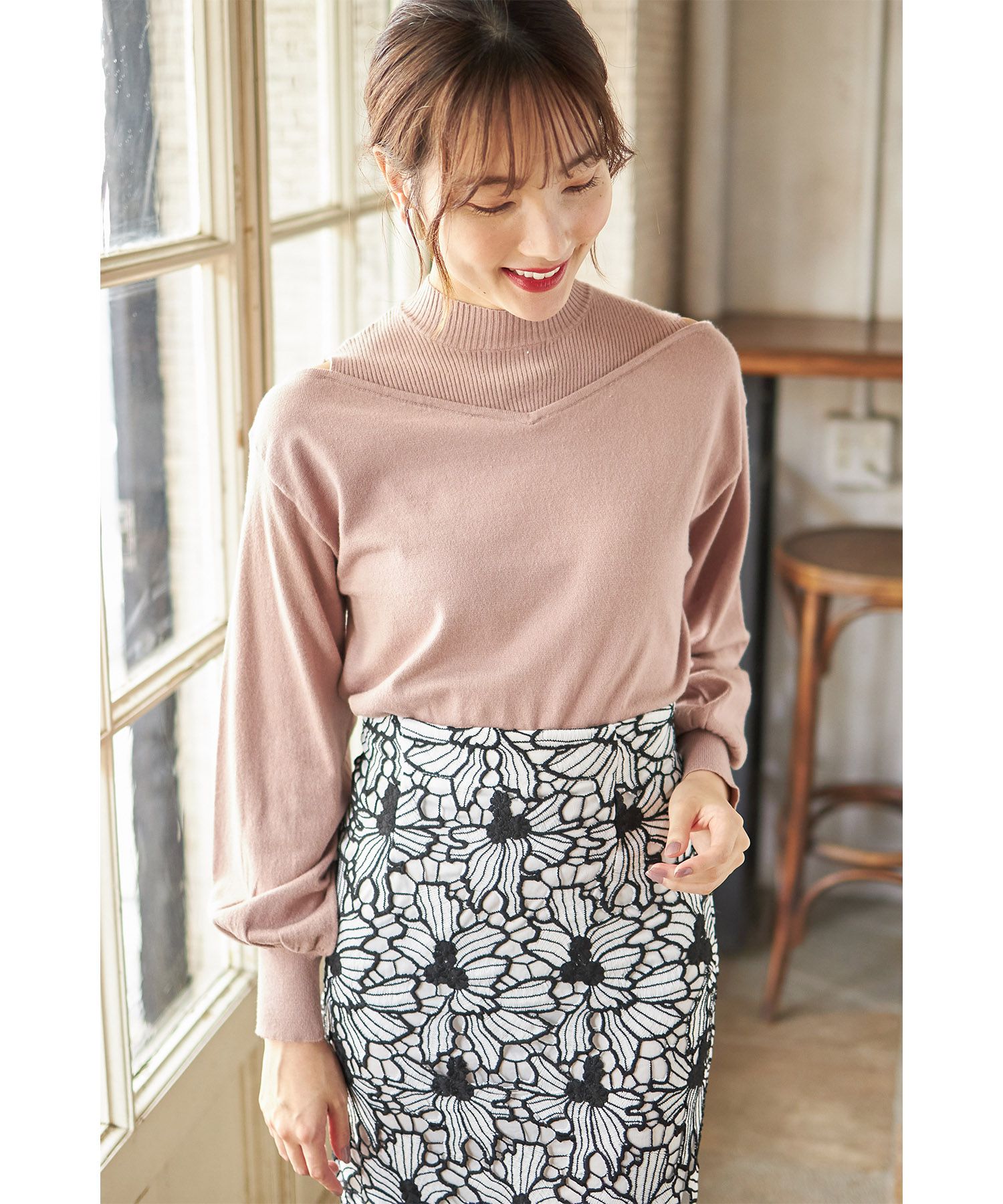 日本 tocco-closet - 美麗蝴蝶扭結針織上衣-淺杏粉