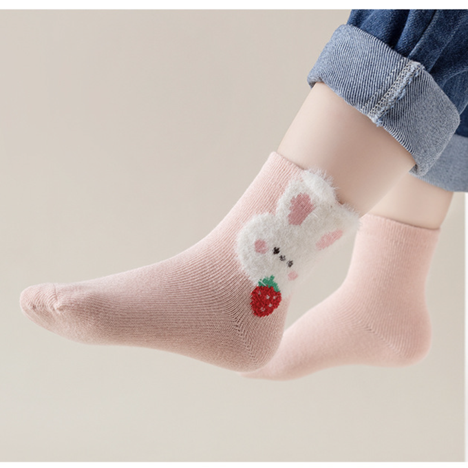 love, charlotte - 秋冬季甜甜草莓小兔子中筒棉襪-5 雙一組
