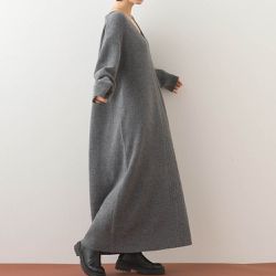 日本 OMNES - V領柔軟針織寬鬆感長袖洋裝-深灰
