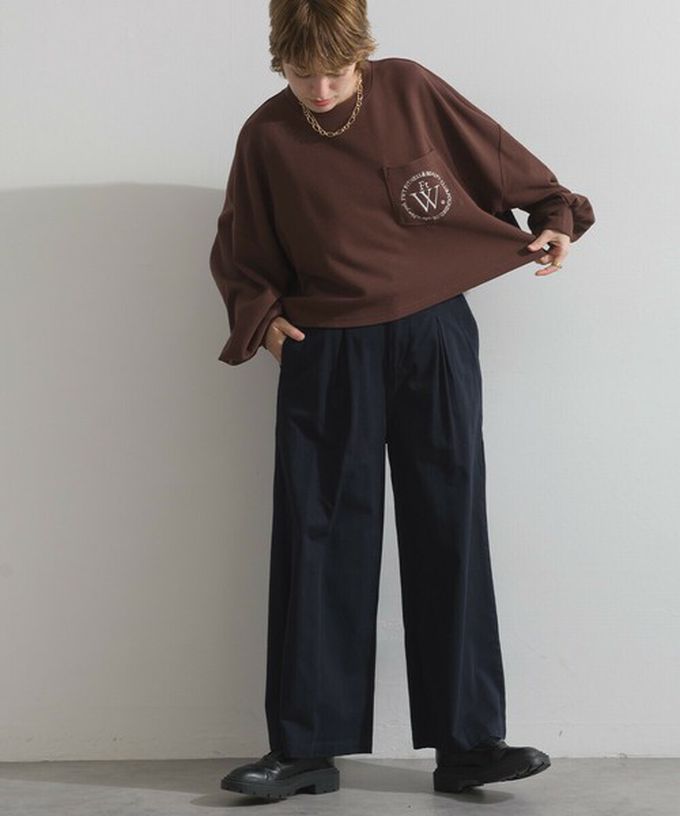 日本 Lupilien - 背後英文印花寬鬆休閒短版上衣-卡啡