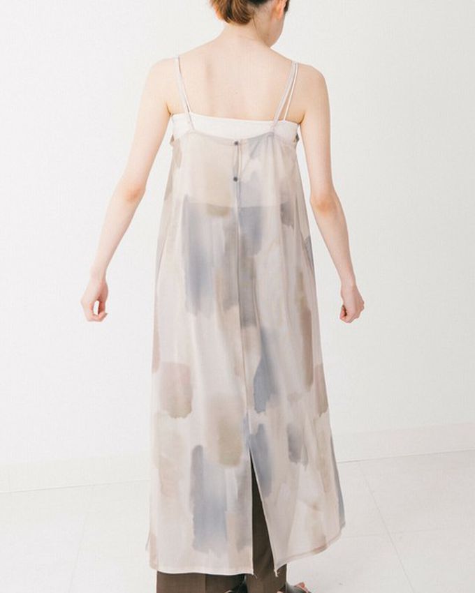 日本 gleam - 水彩暈染風夢境薄紗細肩帶洋裝-米棕系