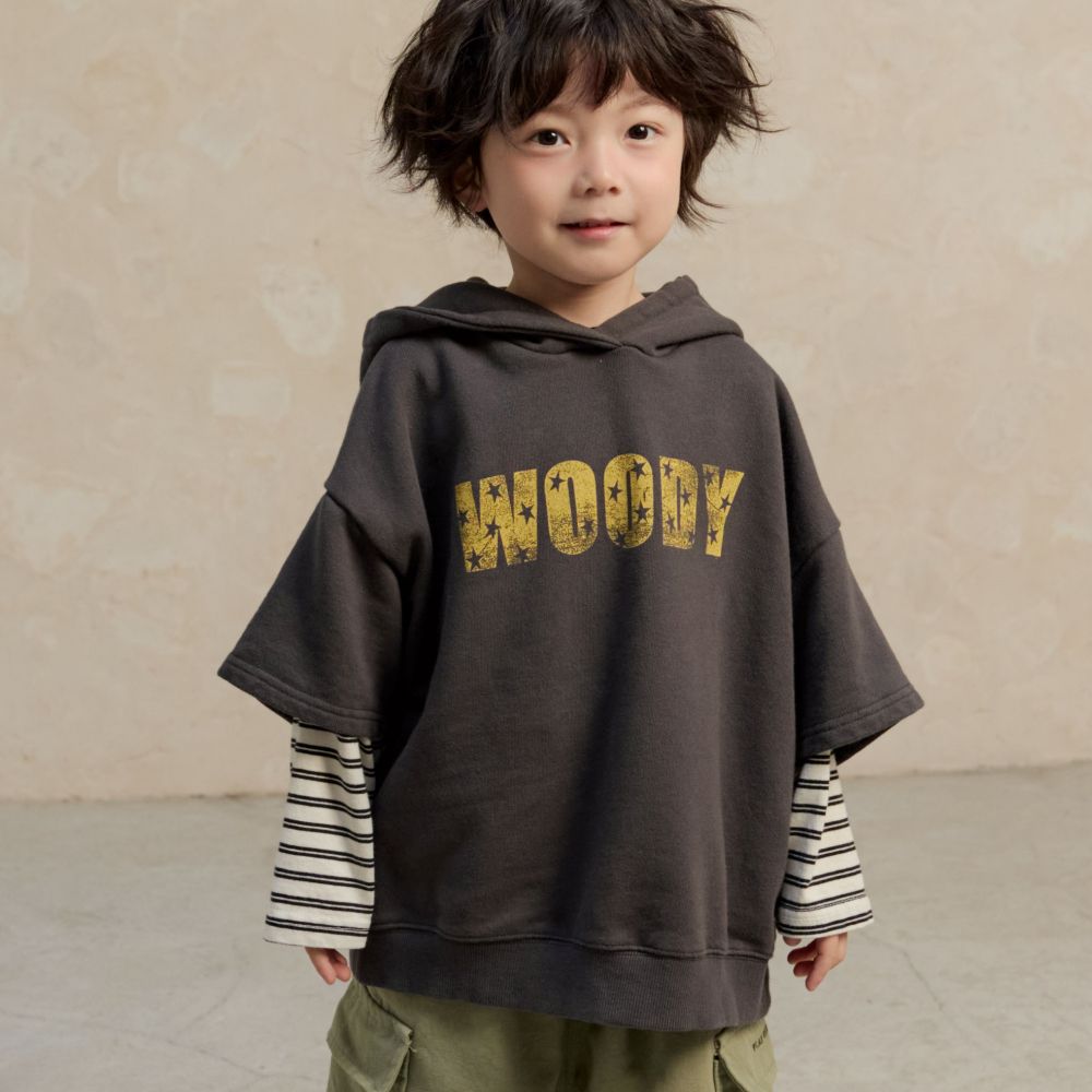 NAVi 美式復古星星文字印花五分袖帽T-WOODY-深灰