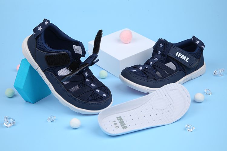 日本IFME - 元氣軍藍兒童機能水涼鞋-深藍色