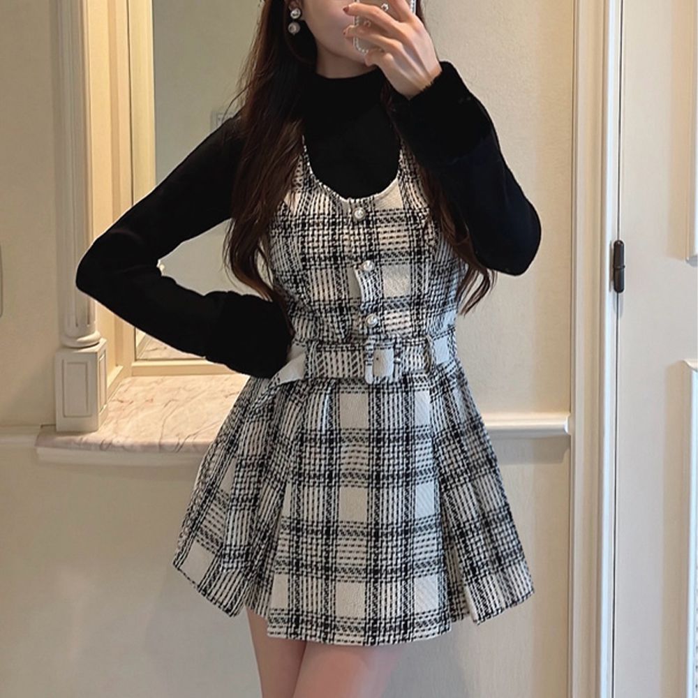 花呢格紋珍珠釦俏麗短洋裝(附腰帶)-黑