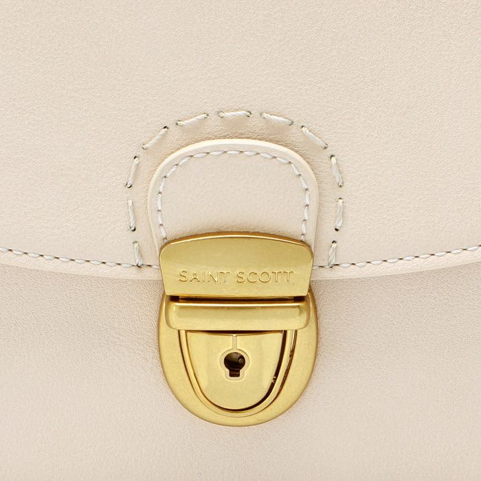 Saint Scott - Noa編織背帶掀蓋硬殼包-奶油白
