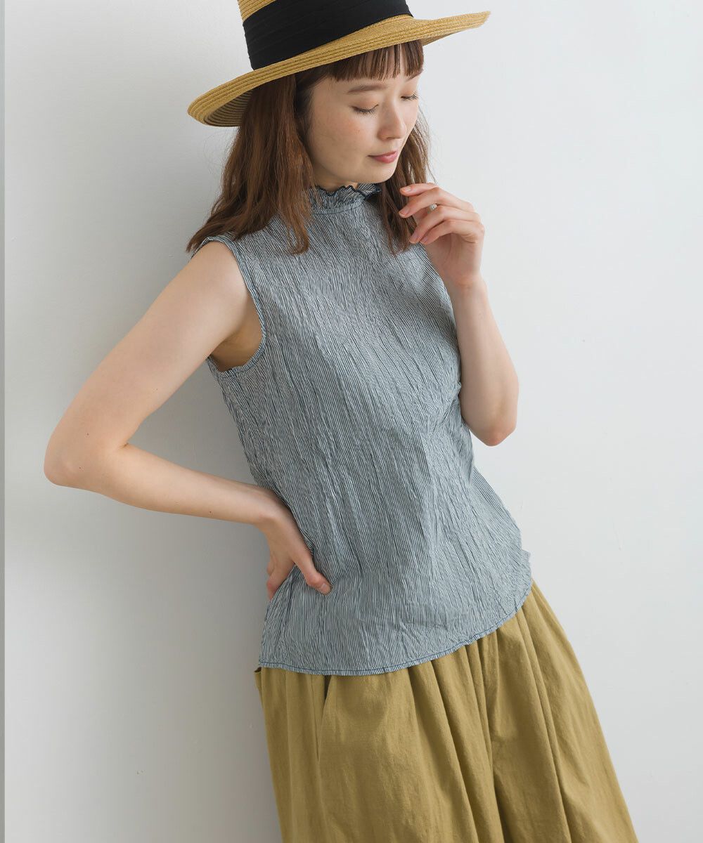 日本女裝代購 - 木耳領楊柳感無袖上衣-直條紋-深灰藍