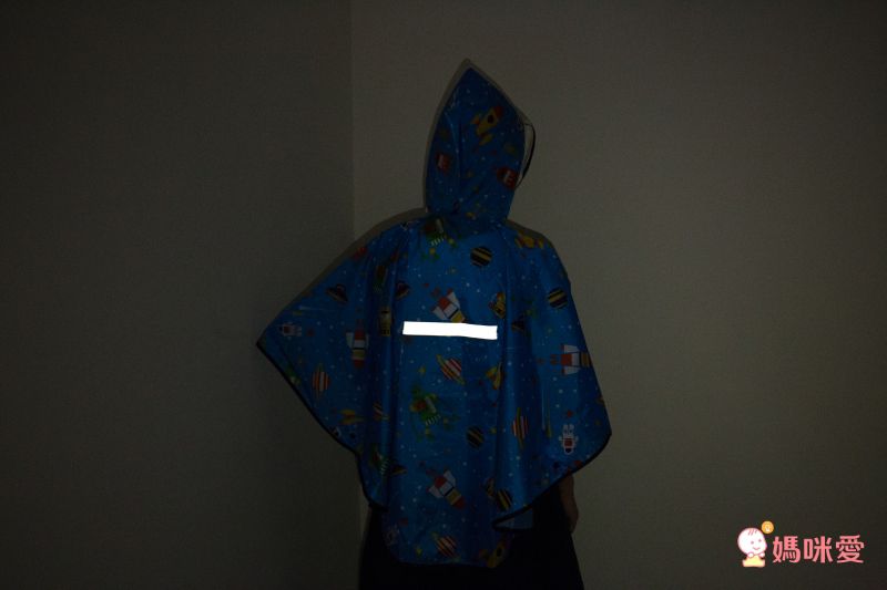 日本 SKATER 代購 - 兒童防雨斗篷(附安全反光條/收納袋)-哆拉A夢 (110~125cm通用)