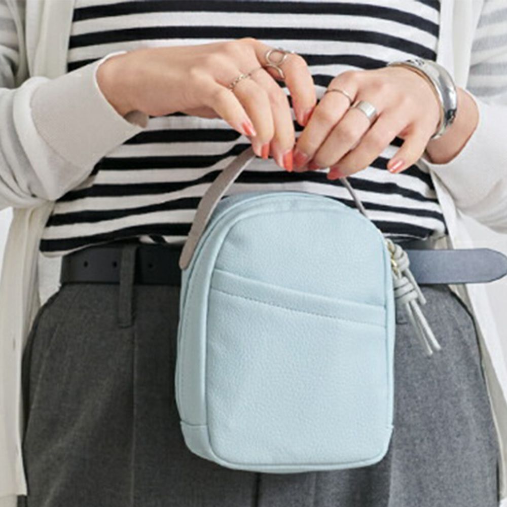 皮革感手提直立式聰明收納化妝包-水藍