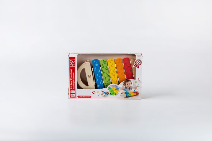 新生兒玩具福袋【1111最齊組】-含德國 Hape彩虹木琴*1+小牛津布書*1(動物農場/動物叢林/海洋世界隨機)+日本樂雅手搖鈴/掛件隨機*1+小牛津5Q寶貝觸覺球6入(6顆不同形狀軟積木)-原價$1850