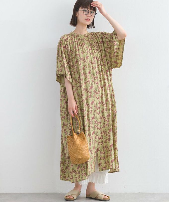 日本 Lupilien - 柔滑嫘縈植物印花寬鬆短袖洋裝-綠x桃