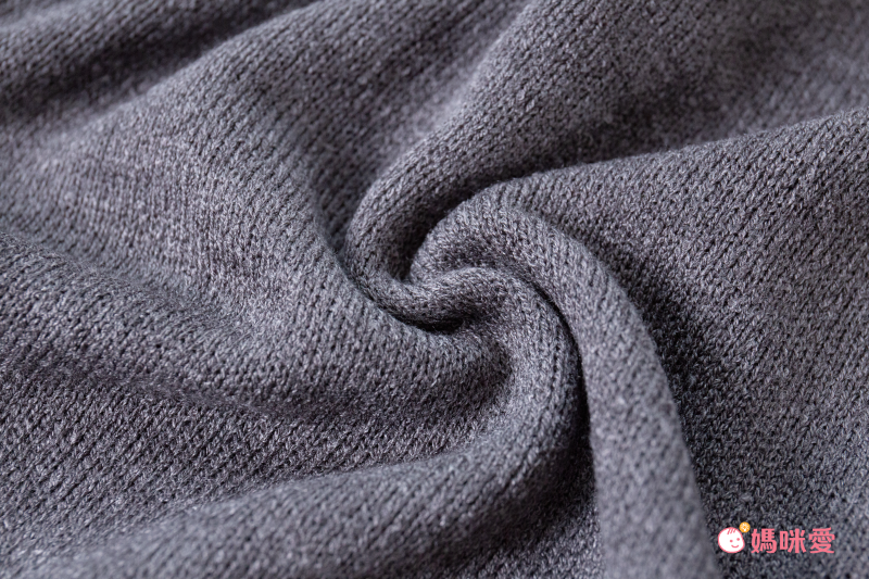 日本 zootie - HEATFUL 吸濕發熱針織Ｖ領上衣-灰杏