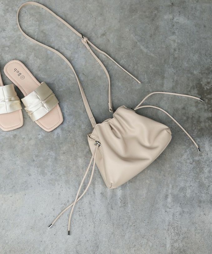 日本 Bab - 輕巧抽繩可愛感側背小包-淺藍