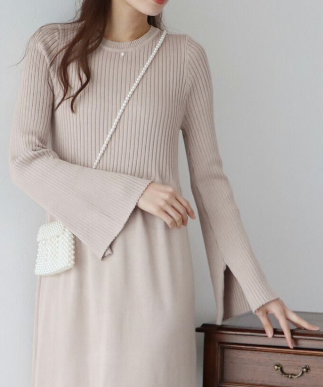 日本 BLUE EAST - 優雅花瓣袖羅紋針織洋裝-粉膚