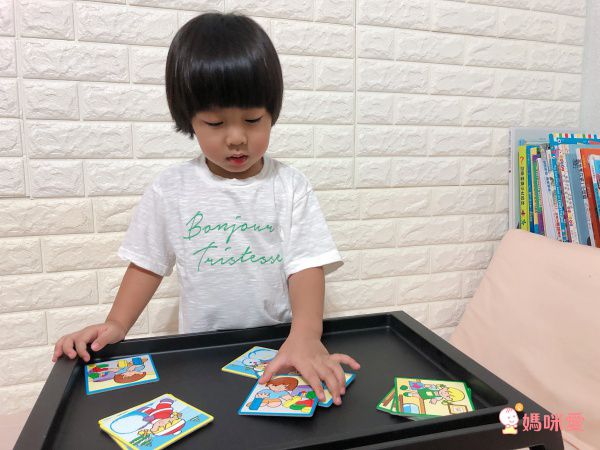 西班牙Akros - 時間順序遊戲卡: 妮塔和佐拉