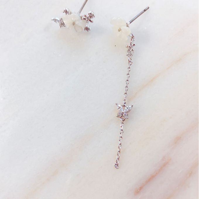 韓國 Soo&Soo - 絕美花鈿不對稱耳環-時尚銀 ((左)1.7cm，(右)5cm)