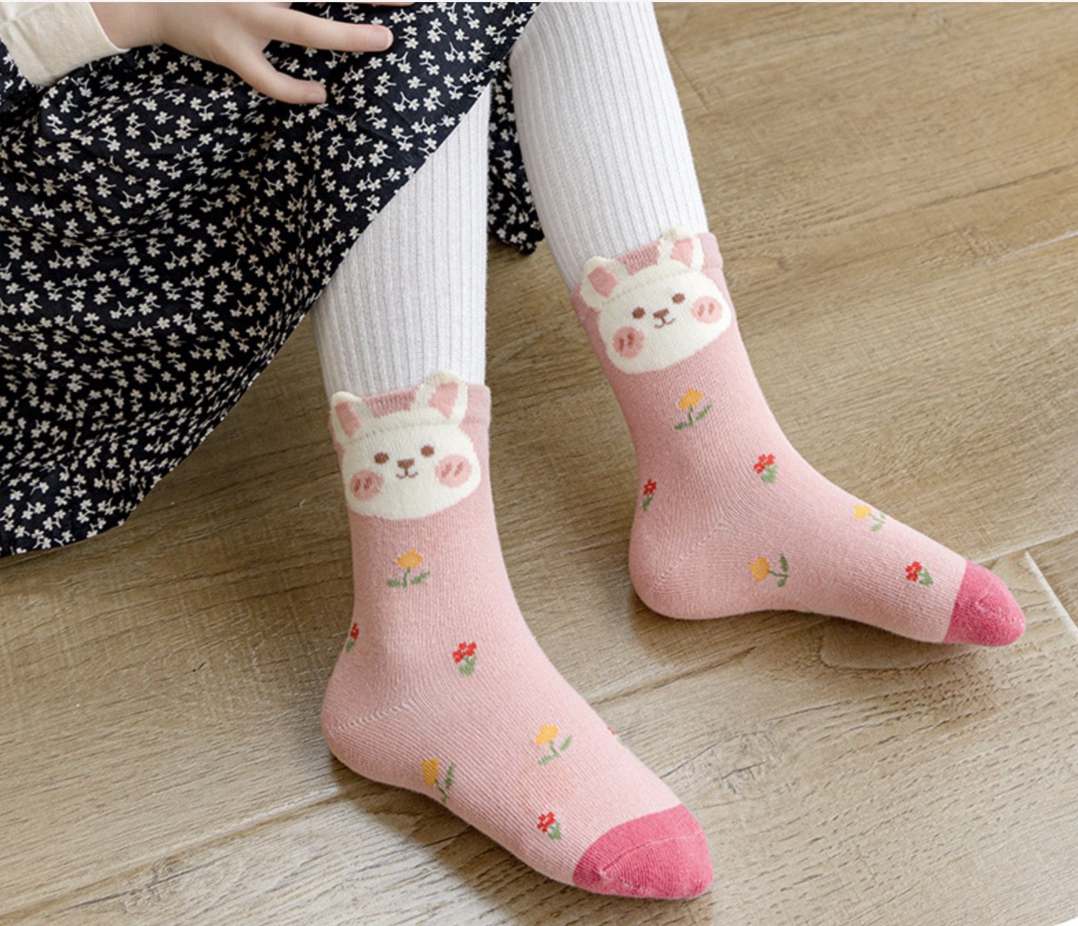 love, charlotte - 粉嫩奶油兔中筒棉襪-5 雙一組