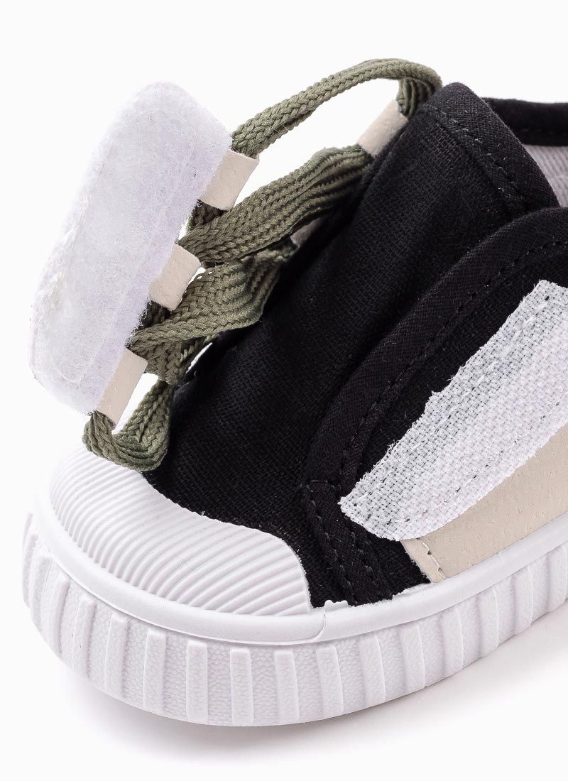 韓國 OZKIZ - 裝飾鞋帶魔鬼氈餅乾鞋-黑