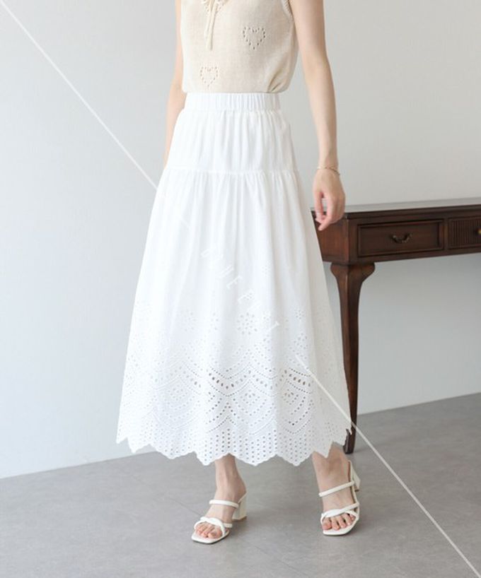 日本 BLUE EAST - 甜美雕花蕾絲下擺鬆緊長裙-水藍