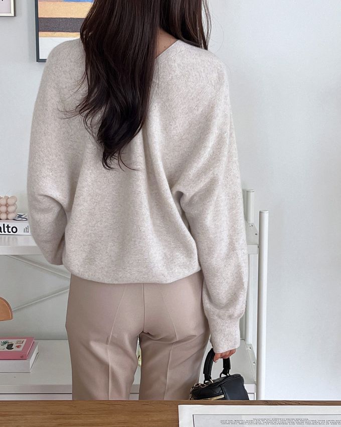 韓國女裝連線 - 溫柔V領喀什米爾羊毛長袖針織上衣-燕麥 (FREE)