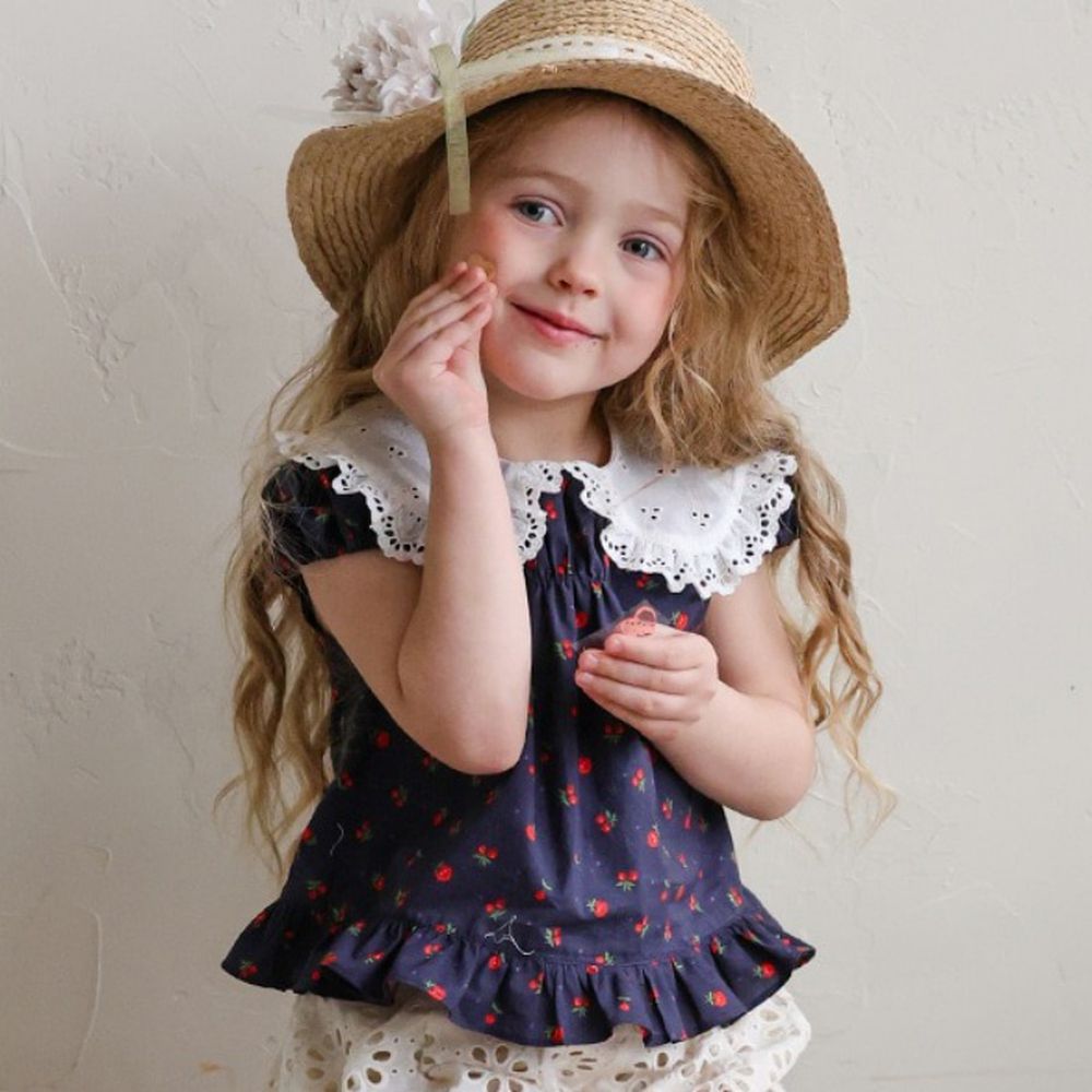 Puellaflo 甜美蕾絲布翻領泡泡袖上衣-紅花-海軍藍