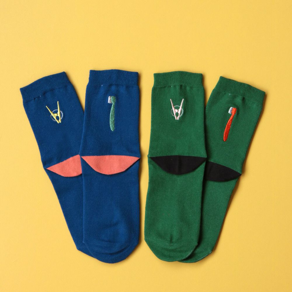 日本 KIVISDOU - (媽媽)中筒襪-超值兩雙組-刺繡動物-B(深藍x綠) (22.5-24.5cm)
