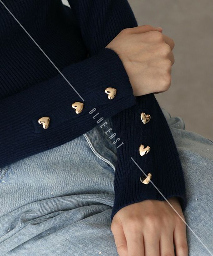 日本 BLUE EAST - 愛心金釦羅紋小高領長袖上衣-海軍藍