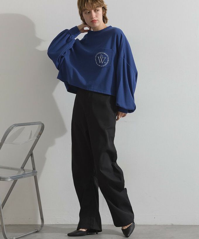 日本 Lupilien - 背後英文印花寬鬆休閒短版上衣-濃綠