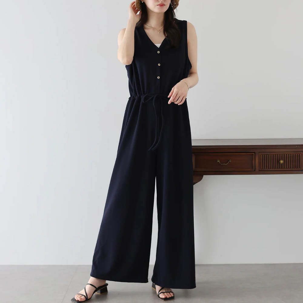 韓國製 簡潔迷人V領無袖連身褲-黑