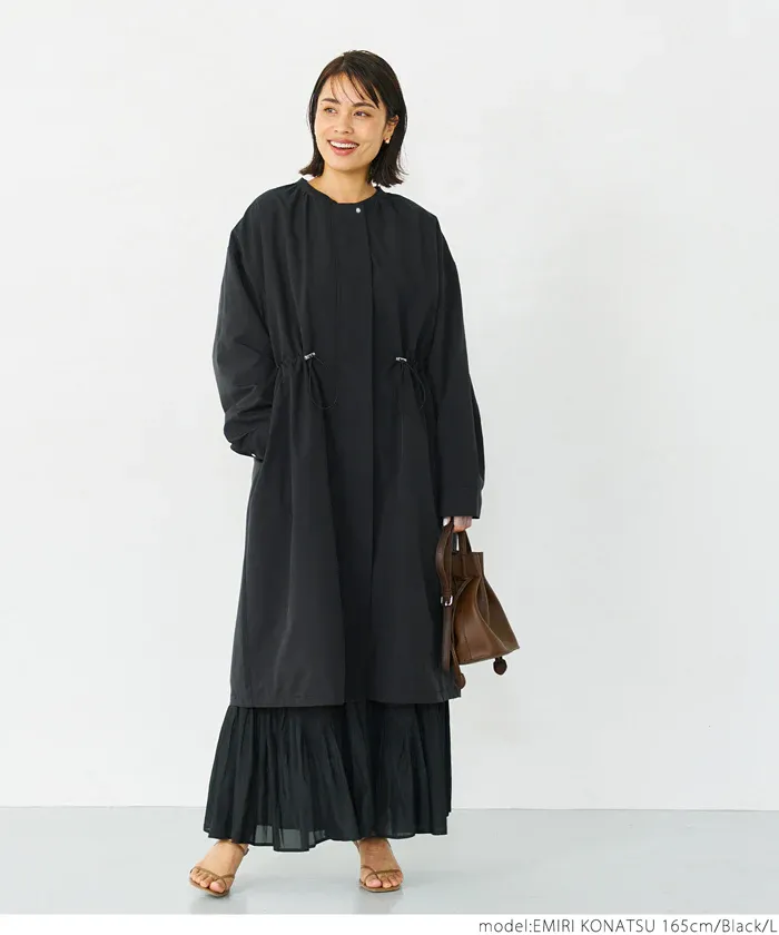 日本 COCA - 早春圓領抽繩收腰長版風衣-軍綠