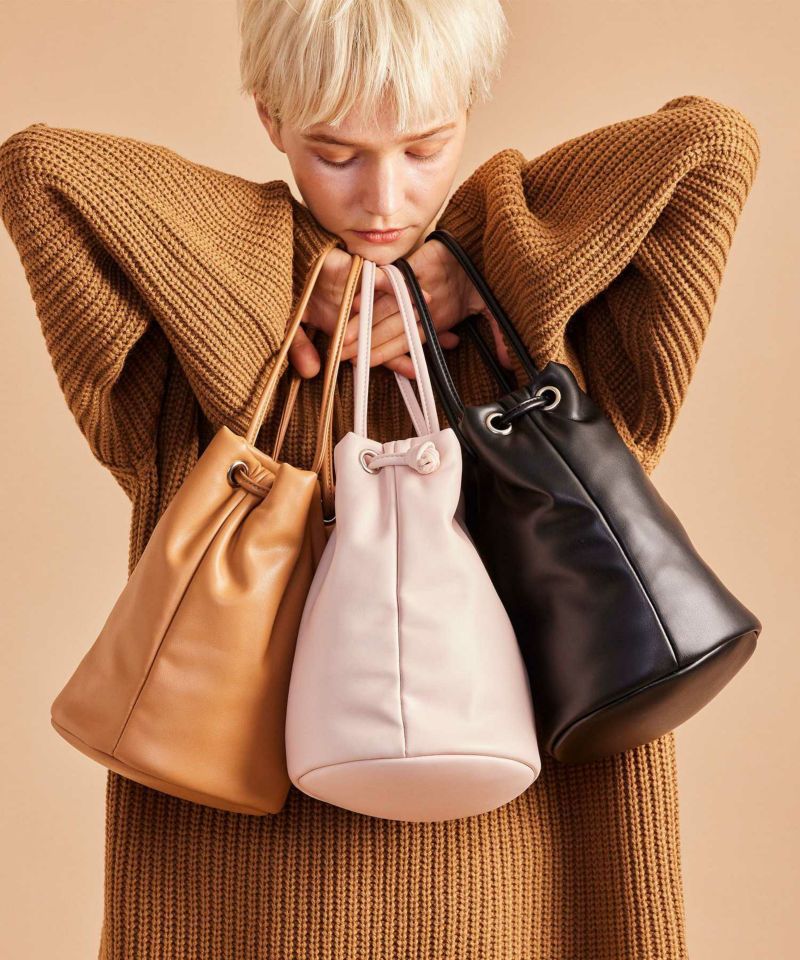 日本 COOCO - 軟皮束口水桶包/肩背包-杏