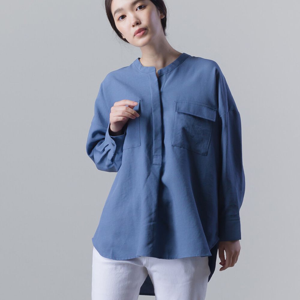 日本 OMNES - 氣流染加工不易皺雙口袋落肩顯瘦上衣-天空藍 (Free size)