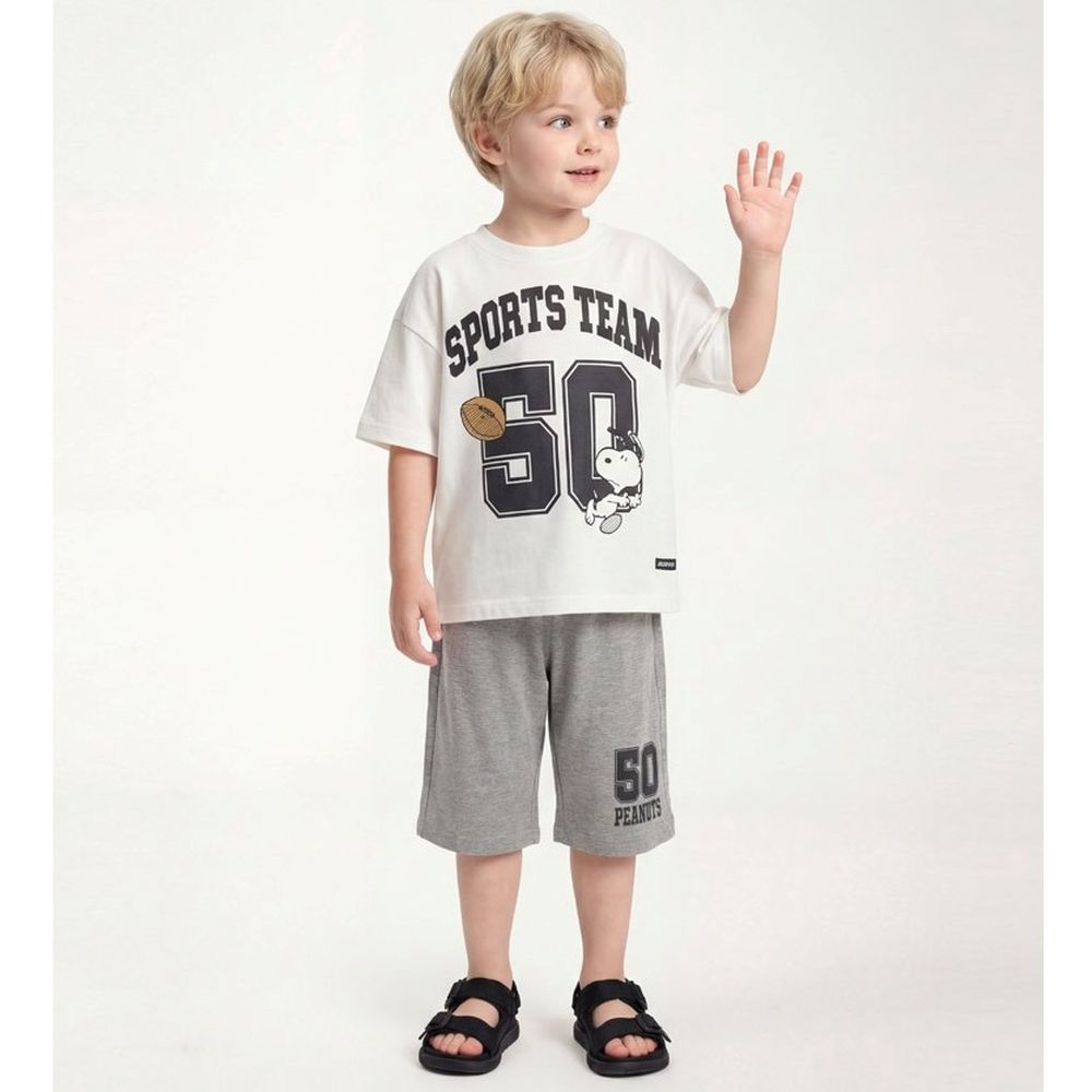 (聯名款)運動風格短袖上衣X七分褲套裝-卡通人物史努比-白X灰