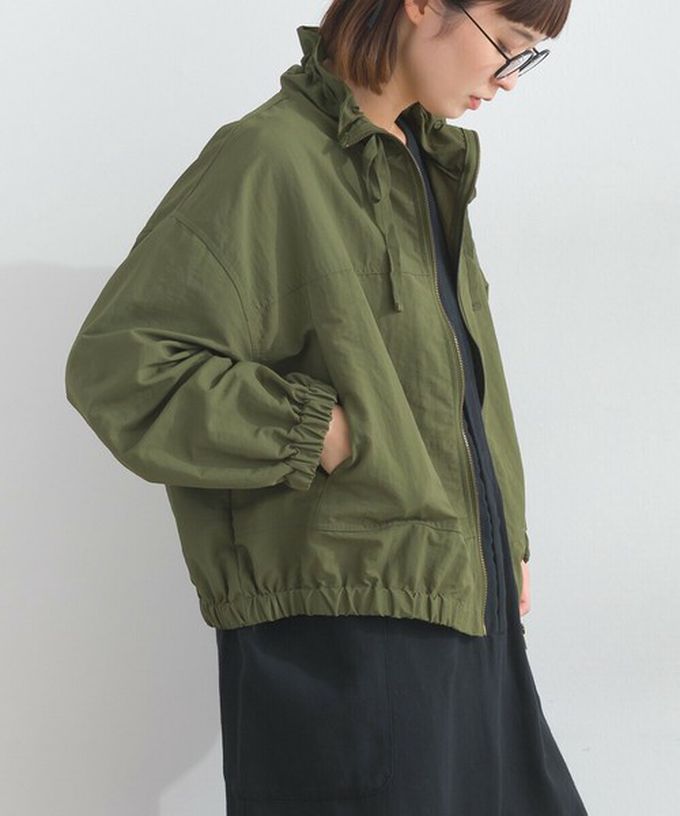 日本 Lupilien - 輕盈俏麗特色領尼龍短版薄外套-軍綠