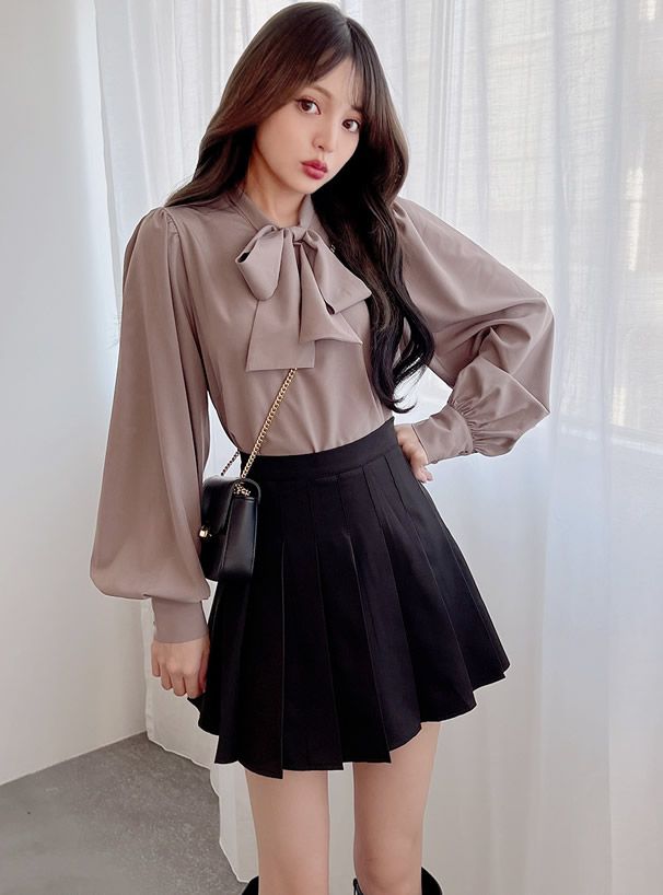 日本 GRL - 緞面蝴蝶結澎袖上衣-氣質米