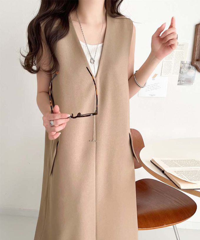 日本 Classical Elf - 簡約深V領氣質線條背心裙-卡其