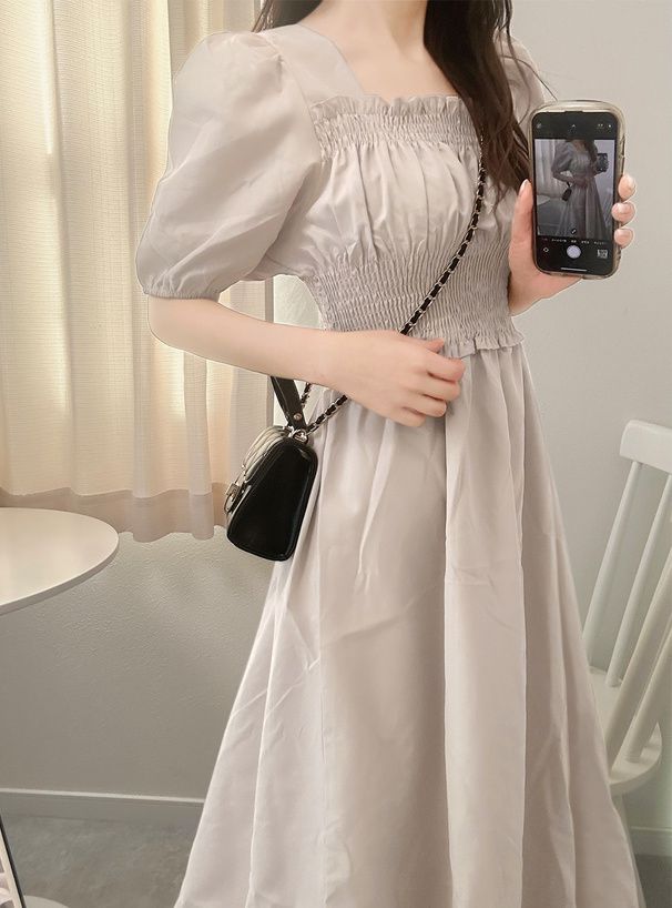 日本 GRL - 優雅公主方領泡泡袖洋裝-奶茶杏 (M)