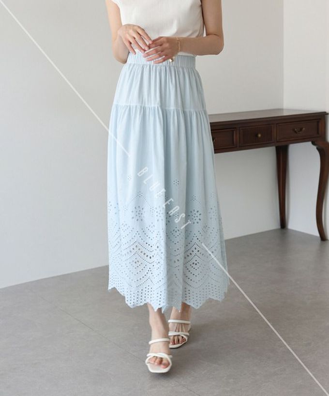 日本 BLUE EAST - 甜美雕花蕾絲下擺鬆緊長裙-白