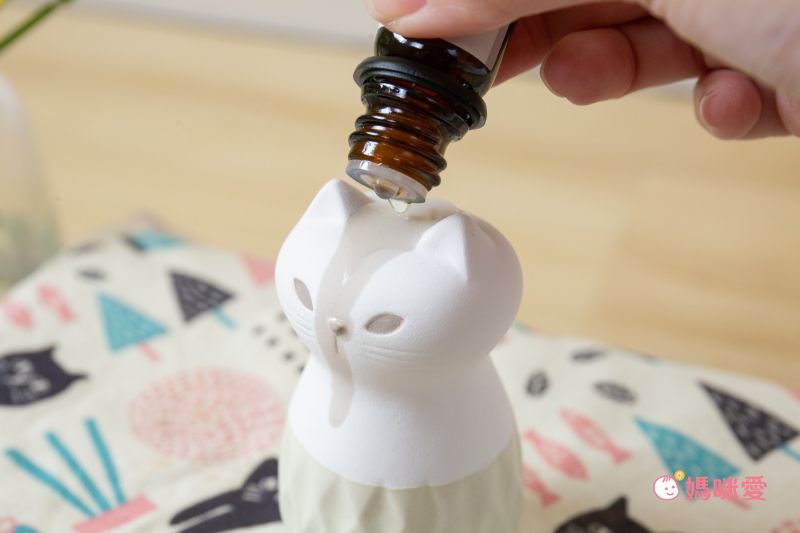 日本 DECOLE - 療癒精油陶土擴香石小公仔擺飾+5ml精油套裝-刺蝟(薰衣草) (約5.6x6x8cm)