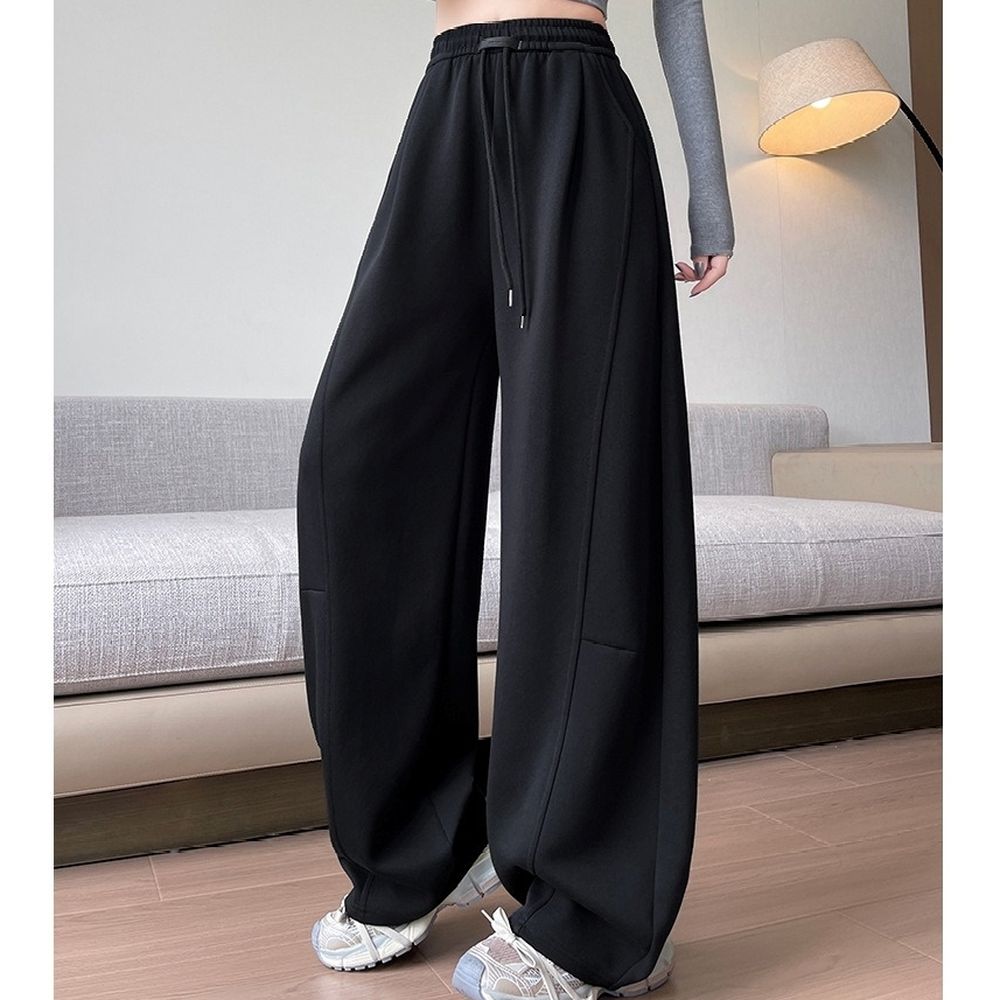 顯瘦修飾胯寬運動休閒彎刀褲-黑