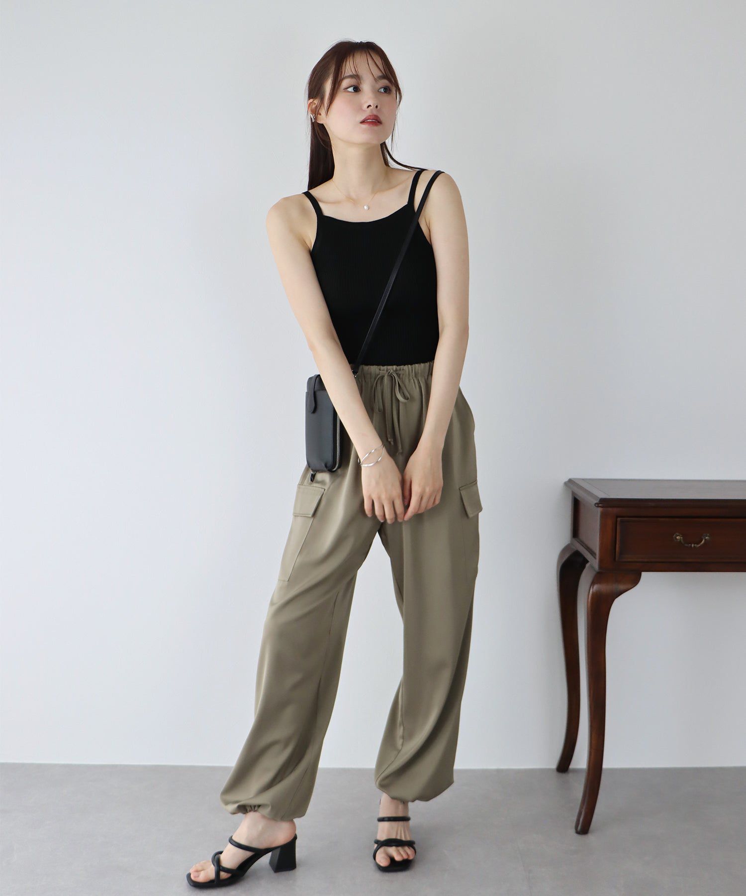 日本 BLUE EAST - 彈性羅紋無袖上衣/內搭-條紋-黑