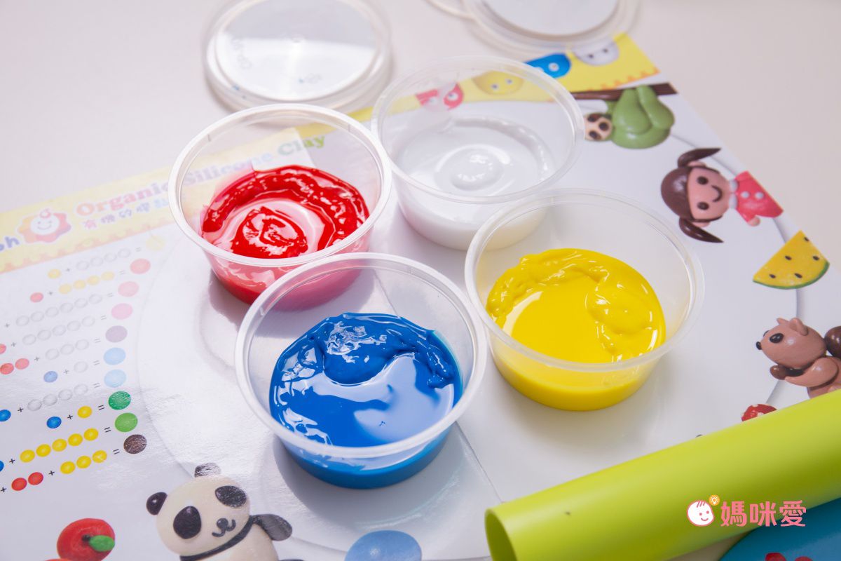 【Q-doh 有機矽膠黏土】不乾硬、無限重複玩！漸進式手指肌力訓練