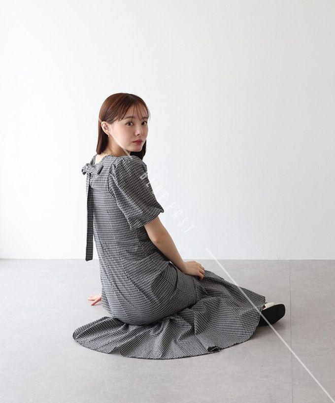 日本 BLUE EAST - 優雅方領後綁帶泡泡袖魚尾洋裝-波點-米白 (M)