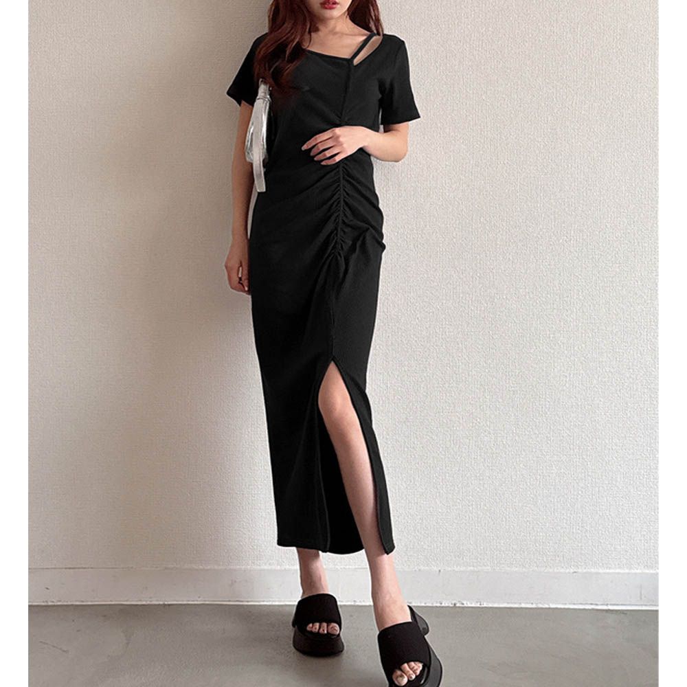 不對稱皺摺亮麗開叉短袖洋裝-黑