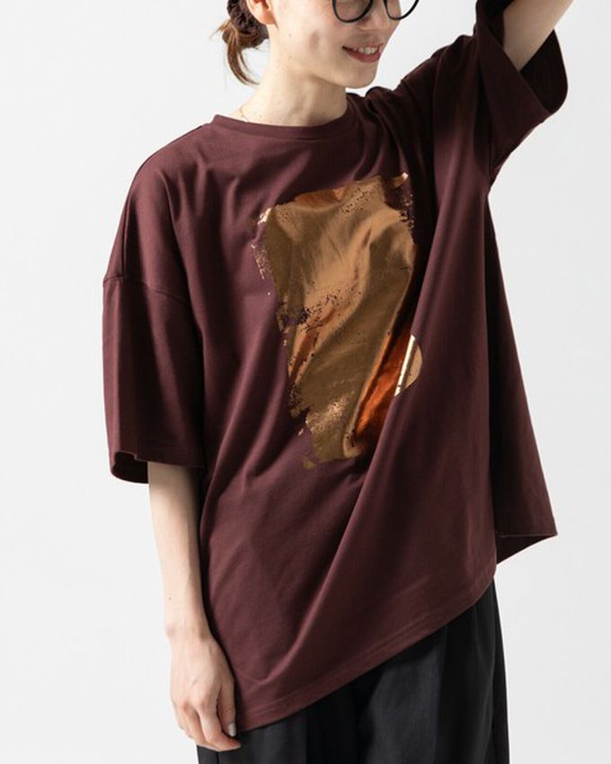 日本 gleam - 燙金光澤廓形寬版天竺棉短袖T恤-銀x炭灰