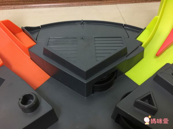 【美國 Hot Wheels 風火輪】❤ 獨家 $199 送攜帶收納盒 ❤ 買越多、送越多！