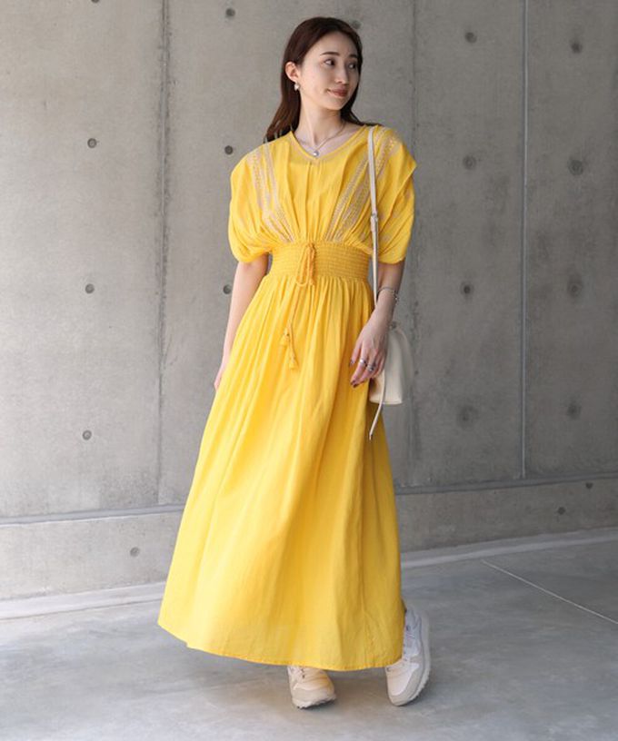 日本 Bab - 100%印度棉 素雅刺繡收腰短袖洋裝-黃