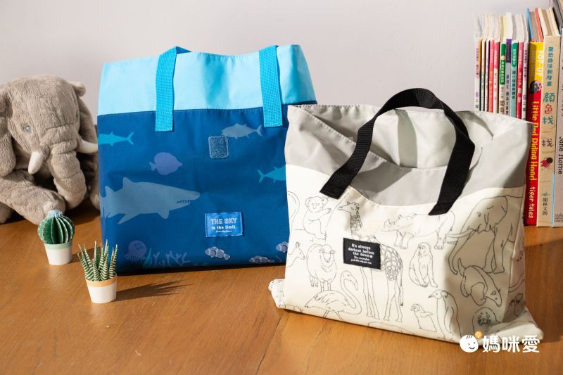 日本文具 KUTSUWA - 撥水加工 附蓋耐用上學提袋/補習袋-動物園-米白x灰