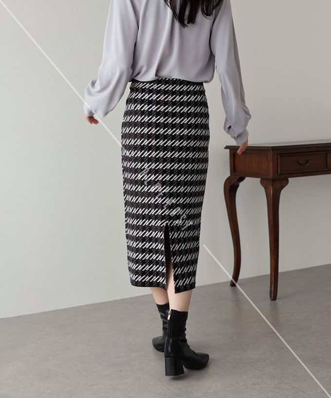 日本 BLUE EAST - 氣質千鳥格針織開叉合身長裙-黑灰