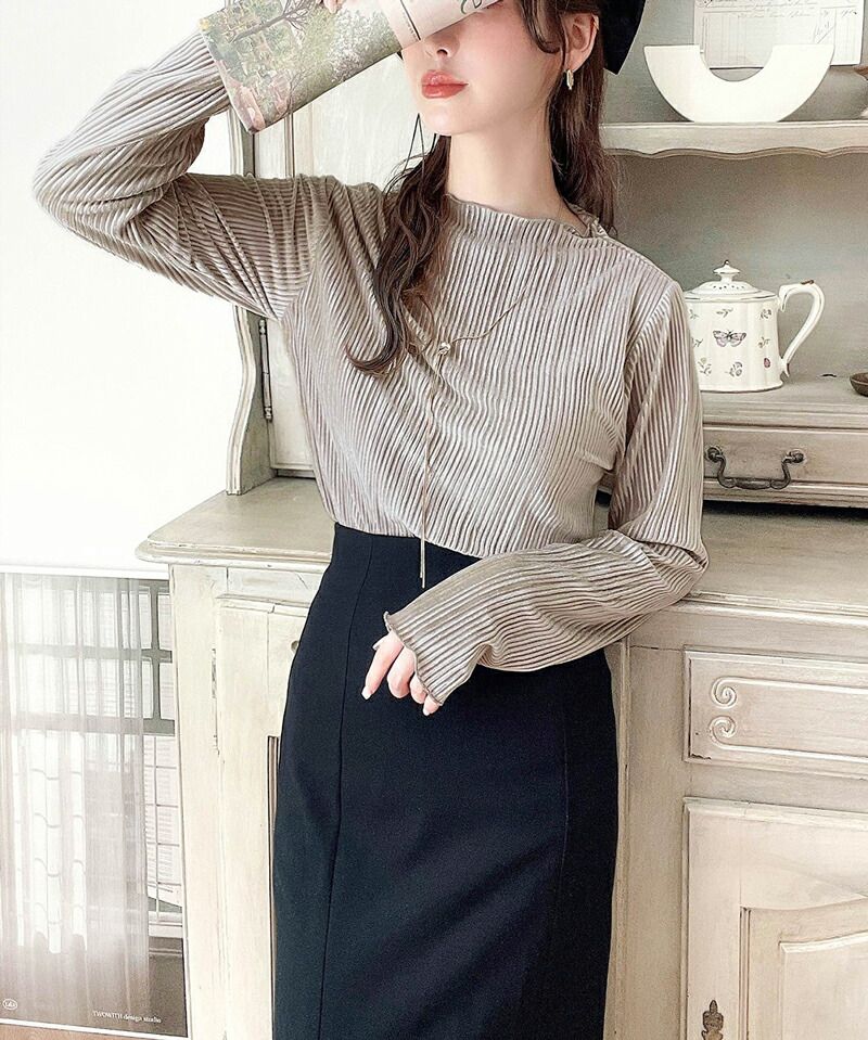 日本 Classical Elf - 光澤感木耳領百搭長袖上衣-黑