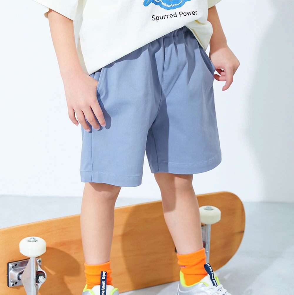 超彈力定番色休閒短褲-淺灰藍